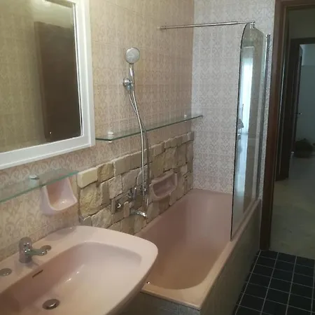 Gianna House * باري