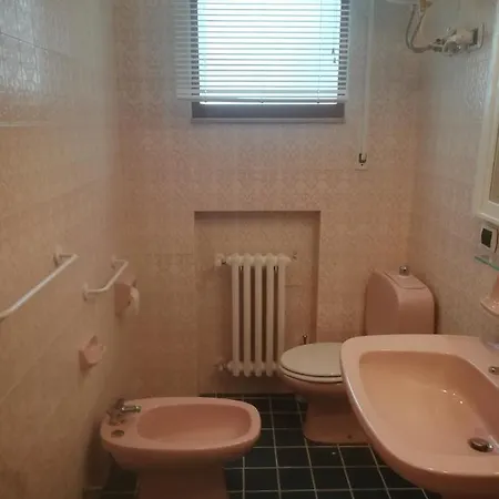 Gianna House باري