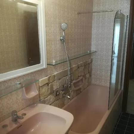 Gianna House باري